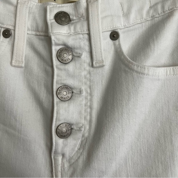 Madewell 10" High-Rise Skinny Crop Jeans in Pure White: Button-Front Edition - Picture 5 of 7